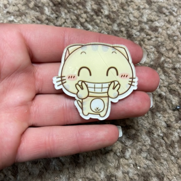 Kawaii kitty pin - Picture 2 of 4